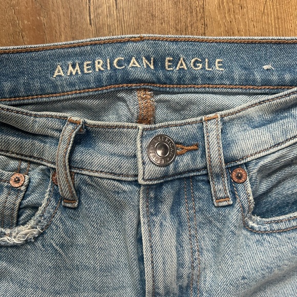 American Eagle 90s Bootcut Jeans Distressed Light Wash High Rise Long Size 2 - Picture 6 of 13